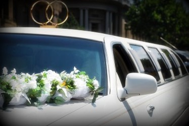 Find Out Why This Brides Wedding Vehicle Is Going Viral | Limousines Of ...